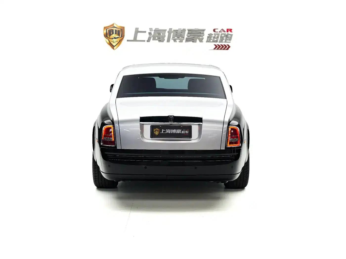 2011 Phantom 6.7L Extended Wheelbase — миниатюра 4