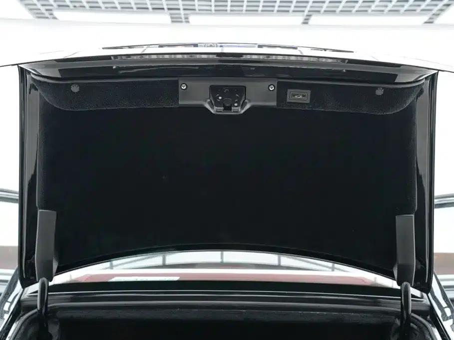 2013 Phantom 6.7L Extended Wheelbase (EWB) — миниатюра 32