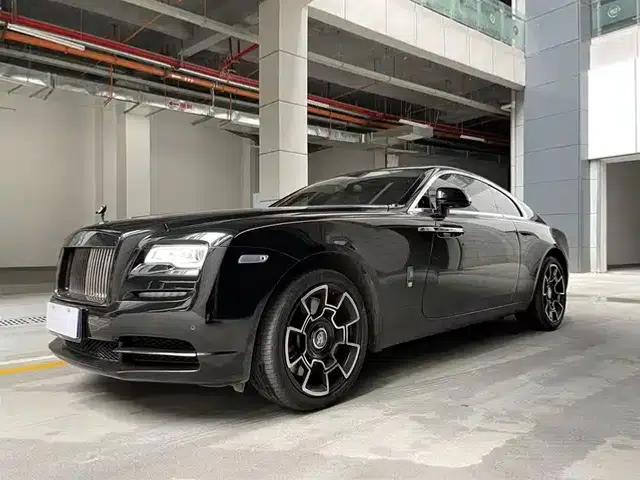 2018 Phantom 6.6T Black Badge