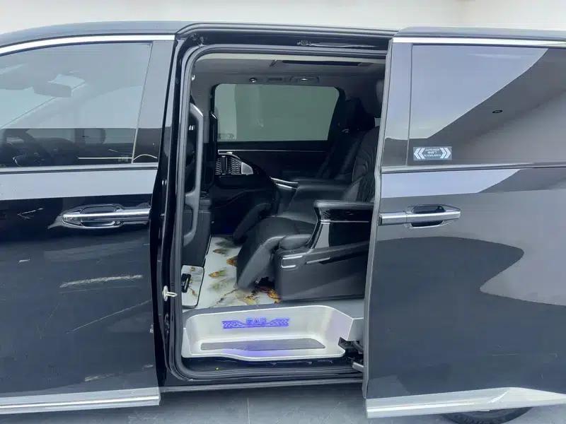 Trumpchi M8 2024 Master Series 2.0TGDI Supreme Edition — миниатюра 18