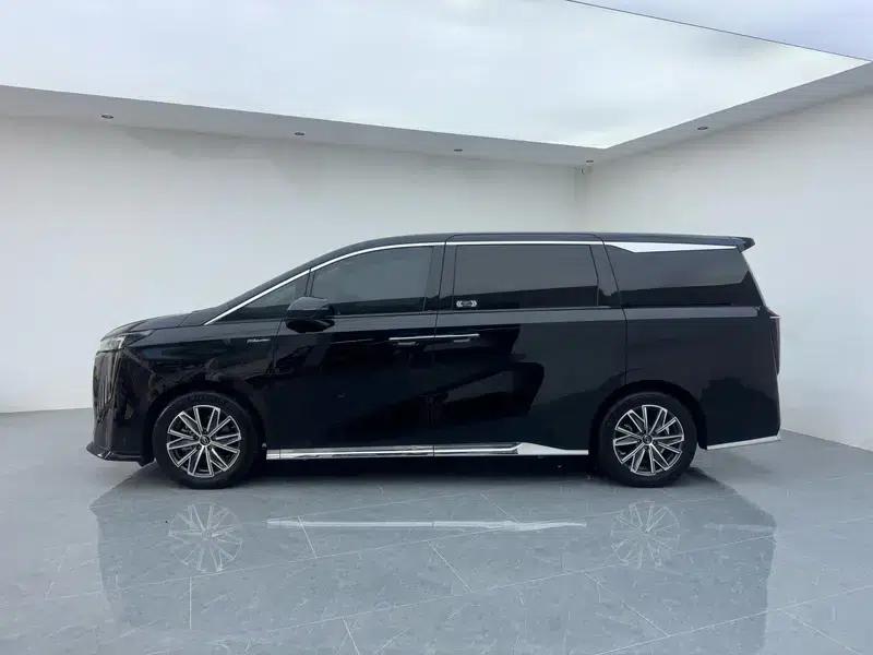 Trumpchi M8 2024 Master Series 2.0TGDI Supreme Edition — миниатюра 4