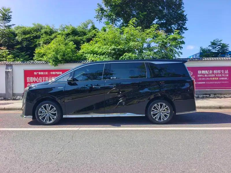 Trumpchi M8 2024 Master Series 2.0TGDI Premium Edition — миниатюра 4