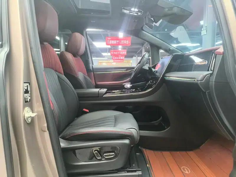 Trumpchi M8 2023 Master Series 2.0TM Hybrid Supreme Edition — миниатюра 12