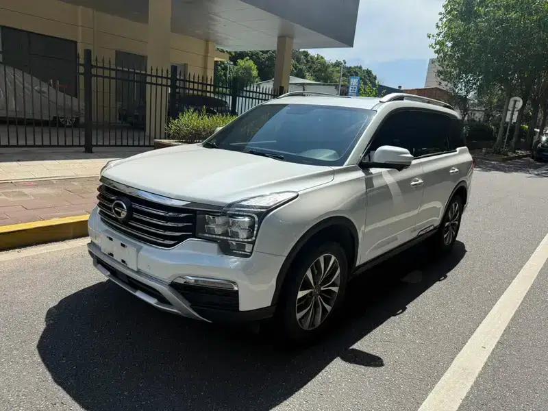 Trumpchi GS8 2017 320T 2WD Luxury Intelligent Connected Edition 7-Seater — миниатюра 1