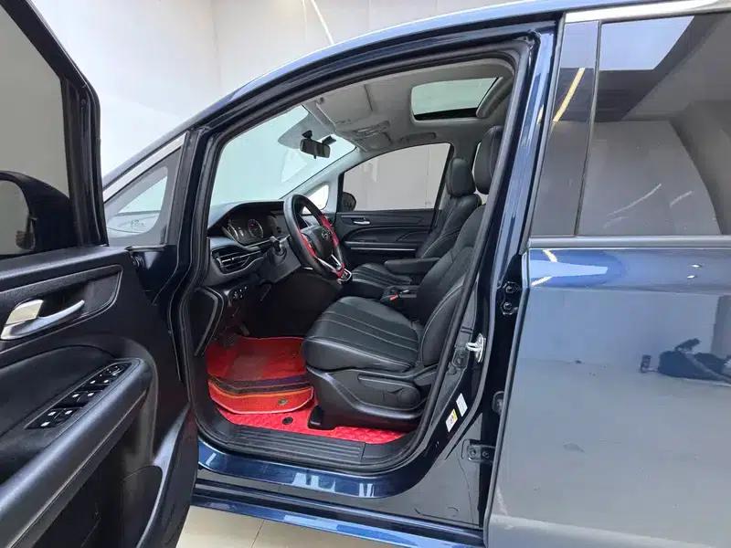Trumpchi M6 2019 270T Automatic Luxury Edition 7-seater National VI Emission Standard — миниатюра 17