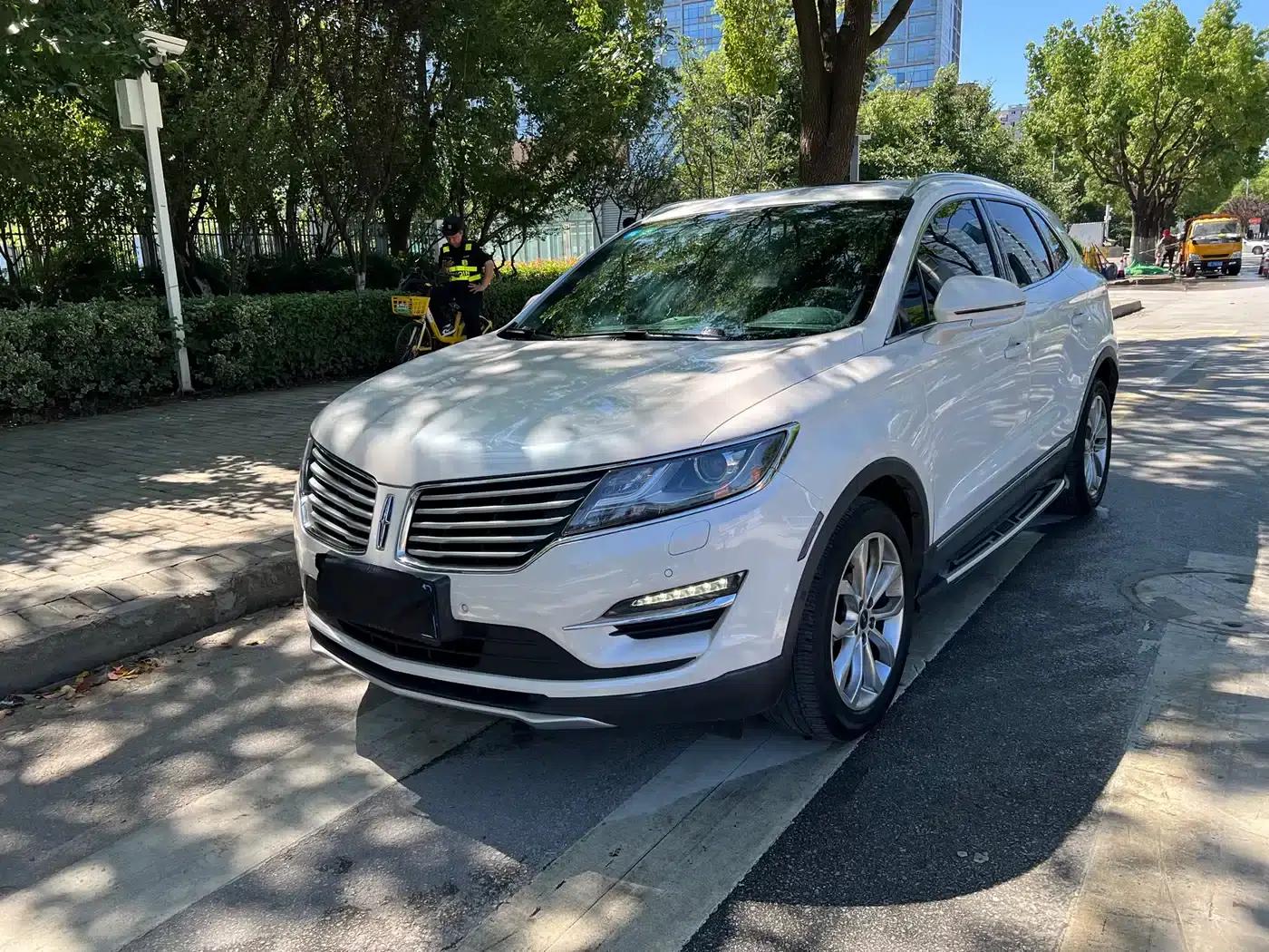 Lincoln MKC 2017 2.0T AWD Premium Edition — миниатюра 1