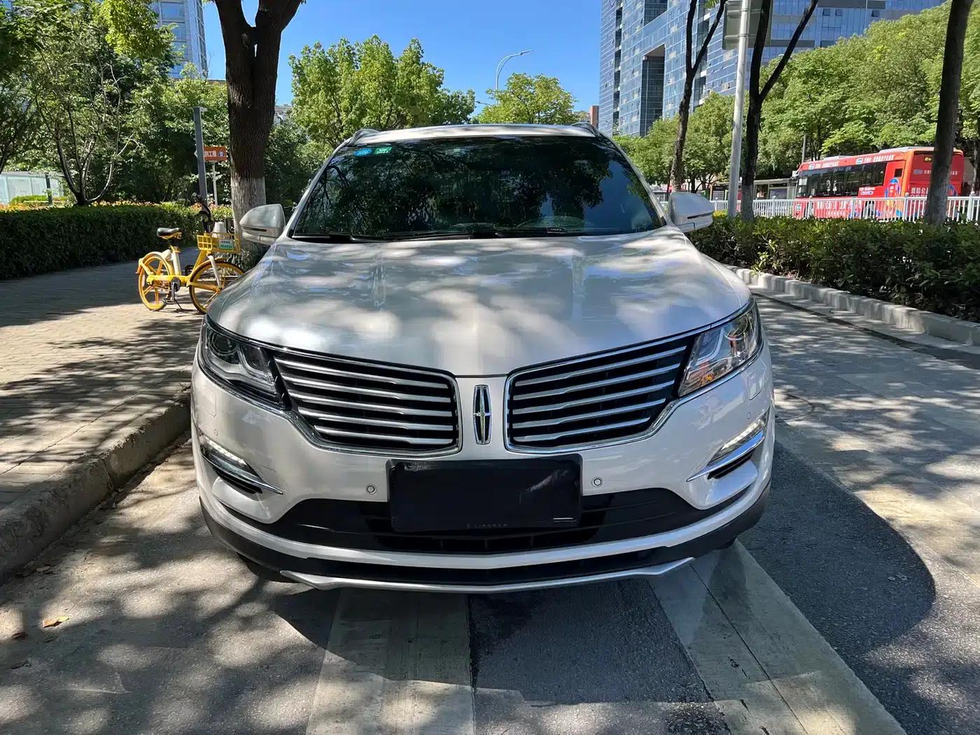 Lincoln MKC 2017 2.0T AWD Premium Edition — миниатюра 2