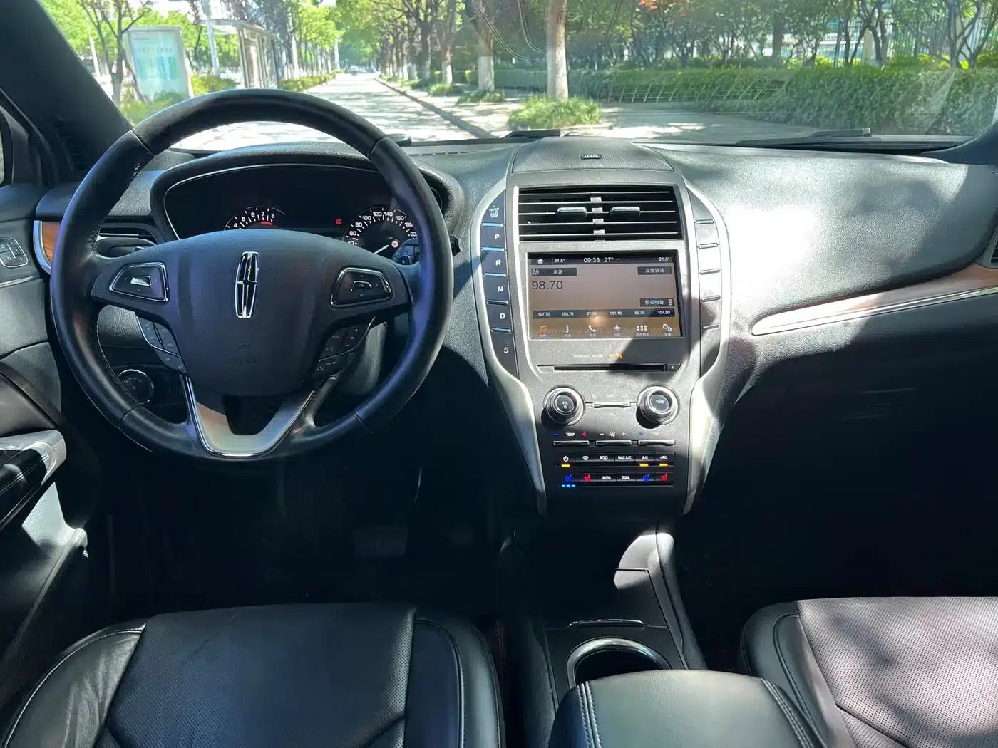 Lincoln MKC 2017 2.0T AWD Premium Edition — миниатюра 11