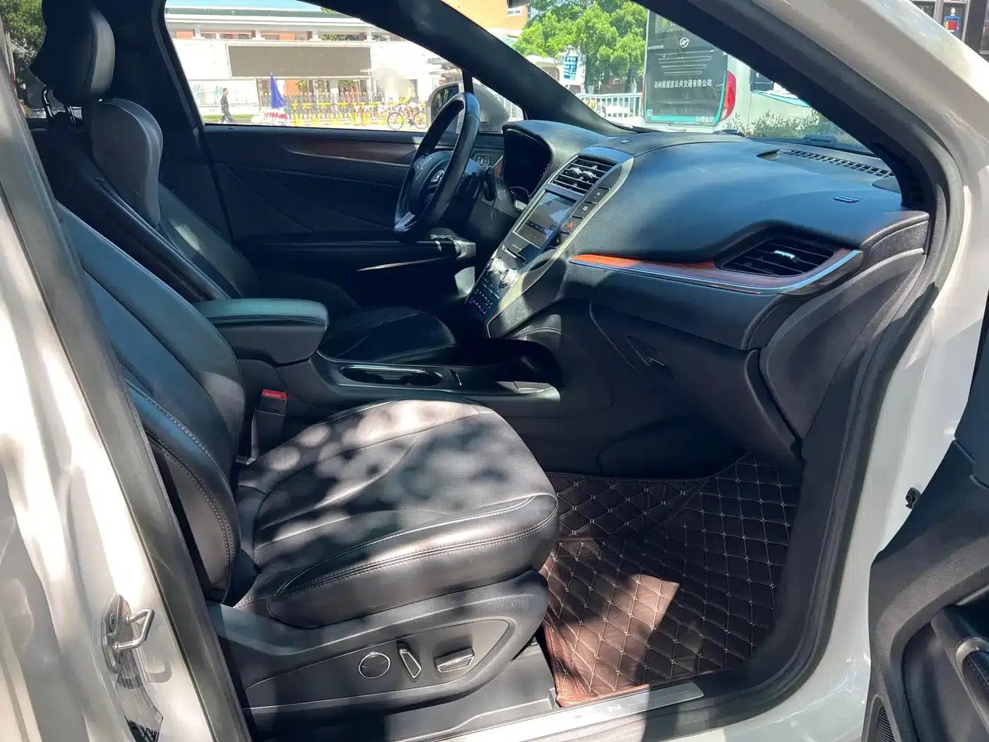 Lincoln MKC 2017 2.0T AWD Premium Edition — миниатюра 12