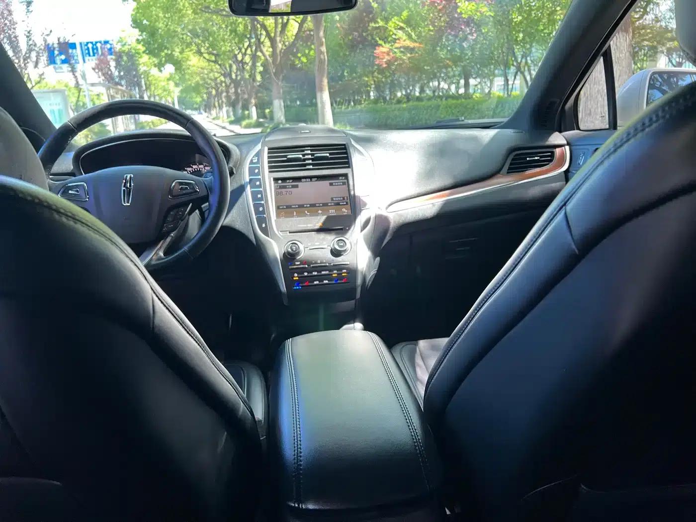 Lincoln MKC 2017 2.0T AWD Premium Edition — миниатюра 13