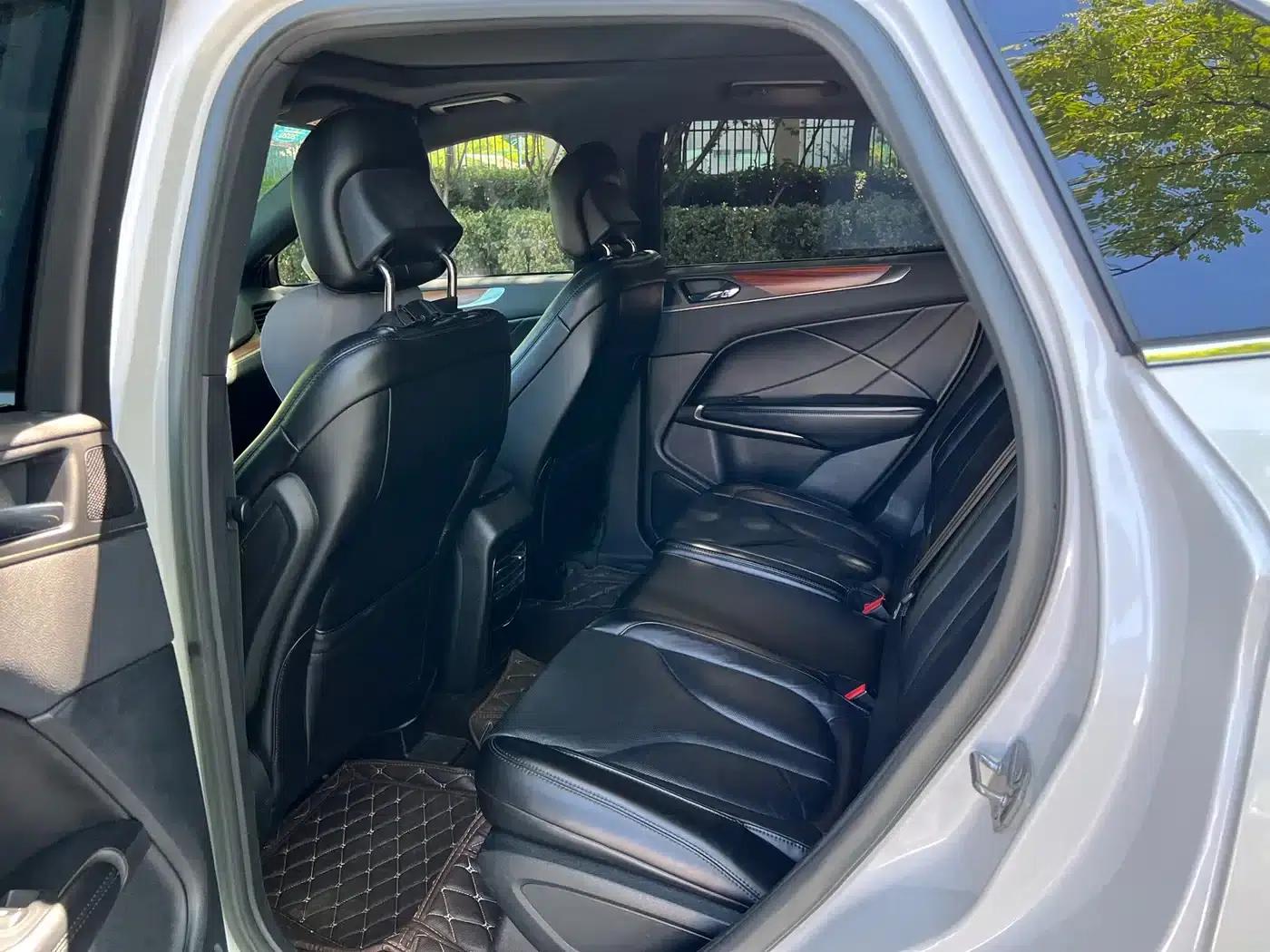 Lincoln MKC 2017 2.0T AWD Premium Edition — миниатюра 14
