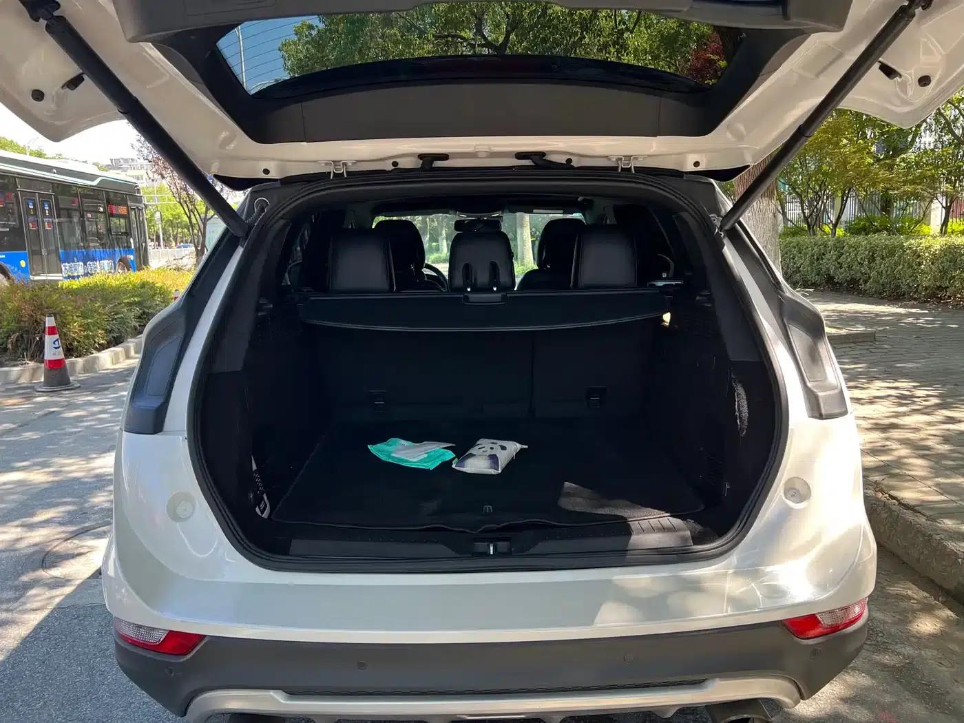 Lincoln MKC 2017 2.0T AWD Premium Edition — миниатюра 16
