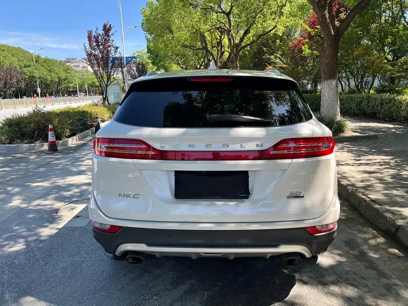 Lincoln MKC 2017 2.0T AWD Premium Edition — миниатюра 6