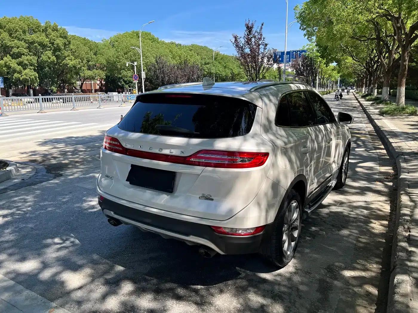 Lincoln MKC 2017 2.0T AWD Premium Edition — миниатюра 7