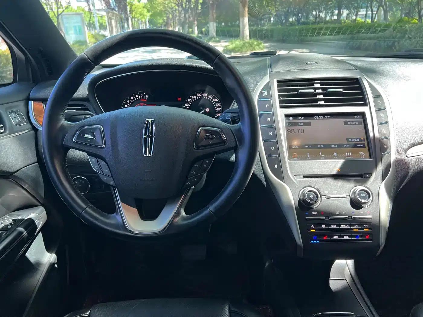 Lincoln MKC 2017 2.0T AWD Premium Edition — миниатюра 10