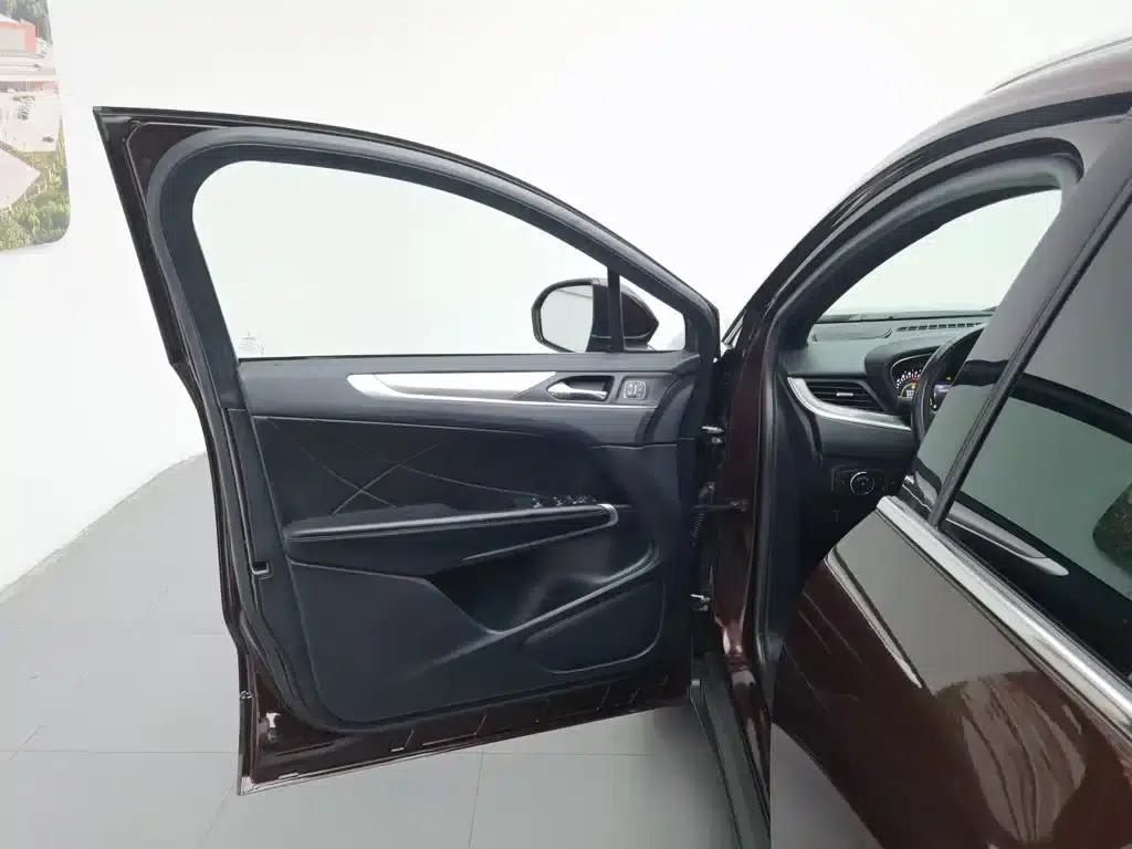 Lincoln MKC 2019 2.0T Two-Wheel Drive Premium Edition (China VI Emission Standard) — миниатюра 8