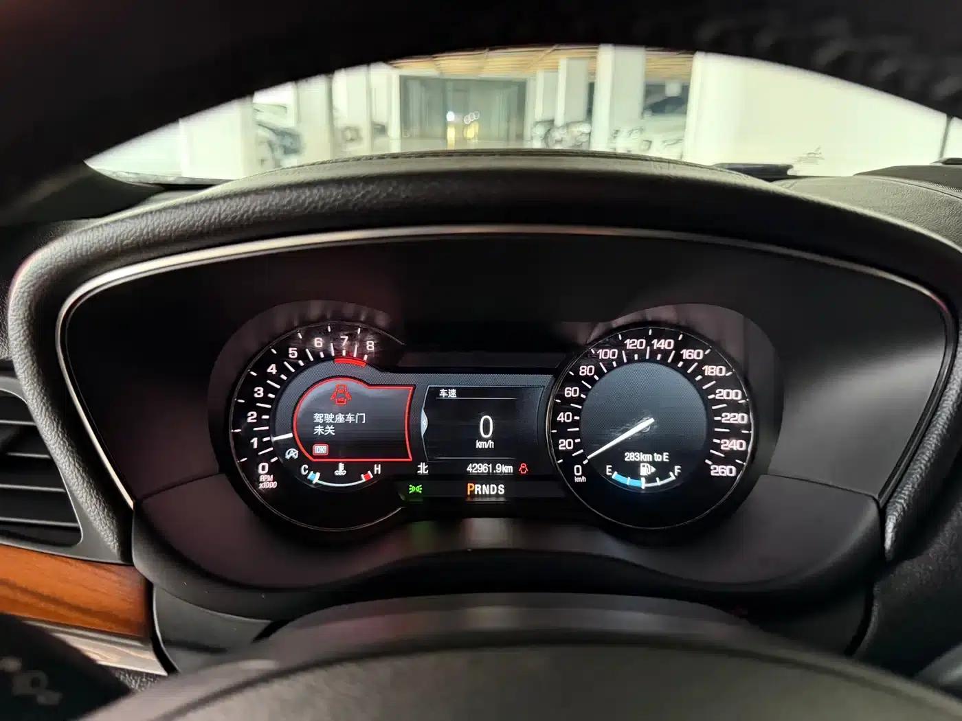 Lincoln MKC 2017 2.0T 2WD Premium Edition — миниатюра 12