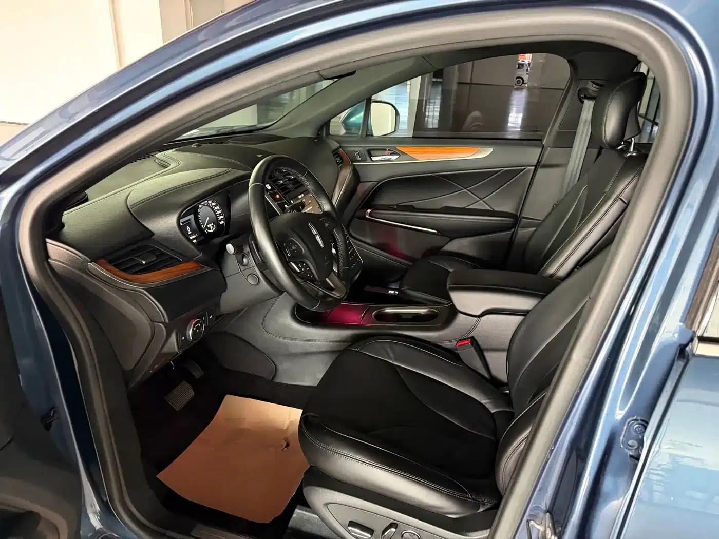 Lincoln MKC 2017 2.0T 2WD Premium Edition — миниатюра 14