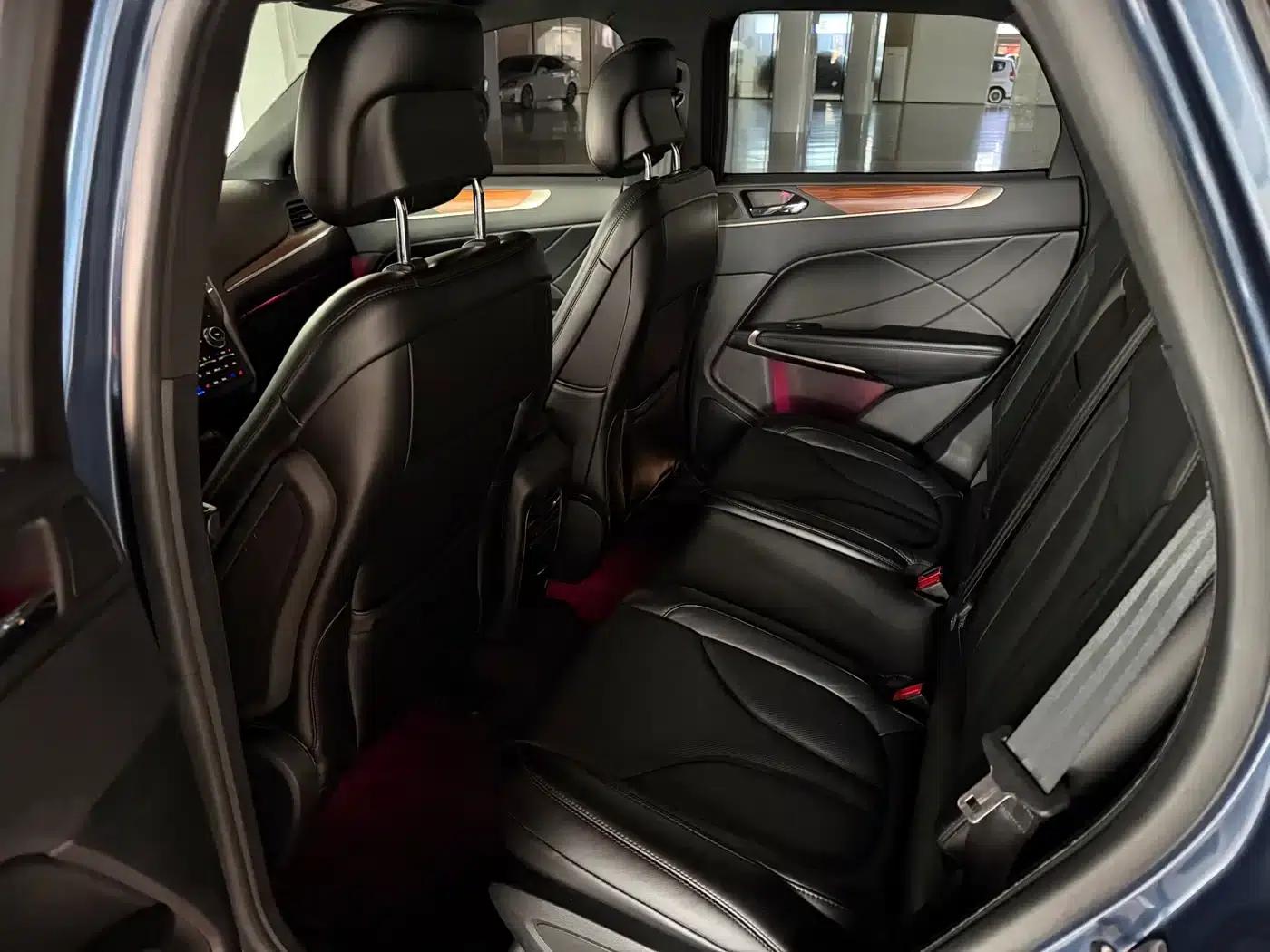 Lincoln MKC 2017 2.0T 2WD Premium Edition — миниатюра 15
