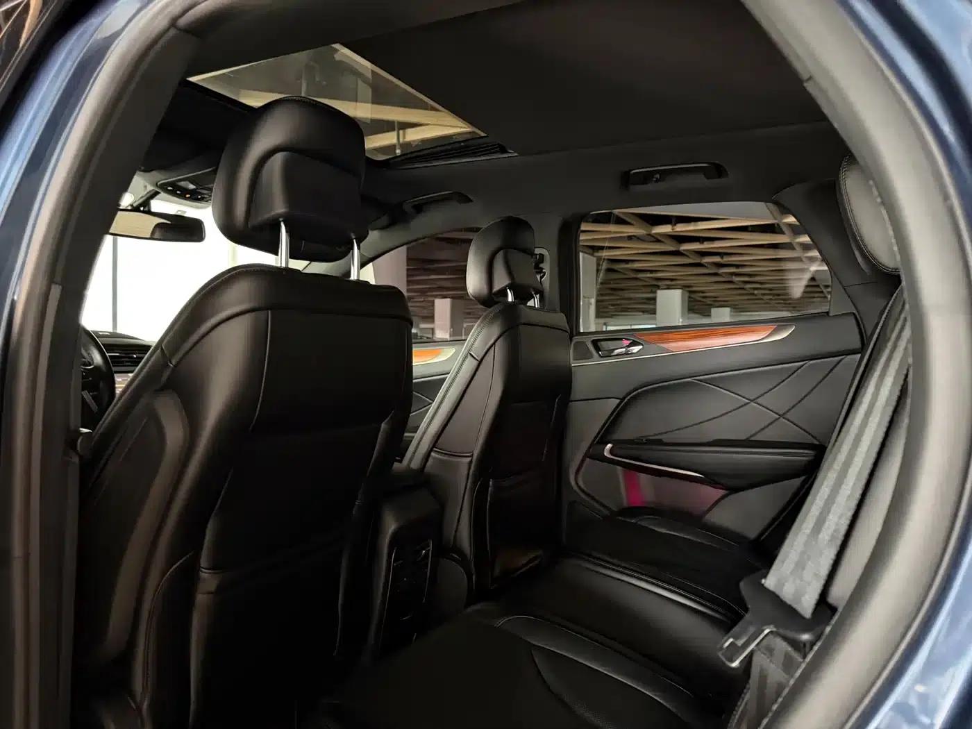 Lincoln MKC 2017 2.0T 2WD Premium Edition — миниатюра 17