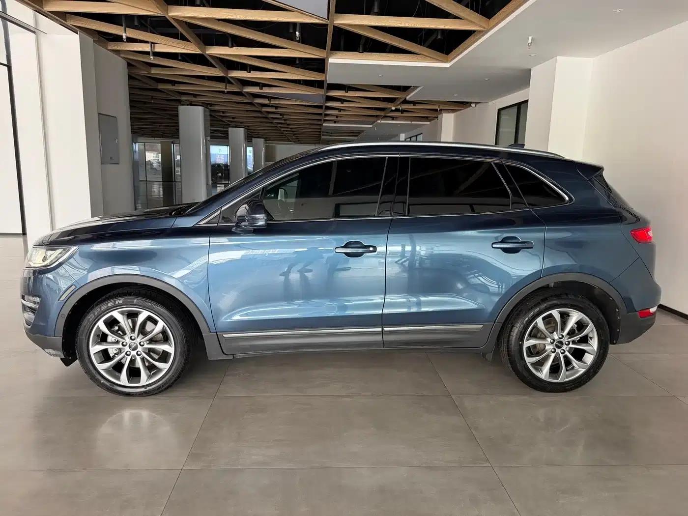 Lincoln MKC 2017 2.0T 2WD Premium Edition — миниатюра 5