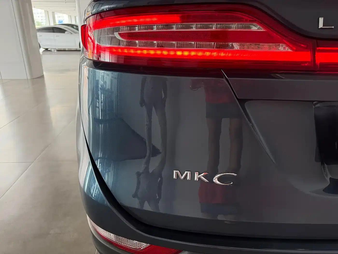 Lincoln MKC 2017 2.0T 2WD Premium Edition — миниатюра 10