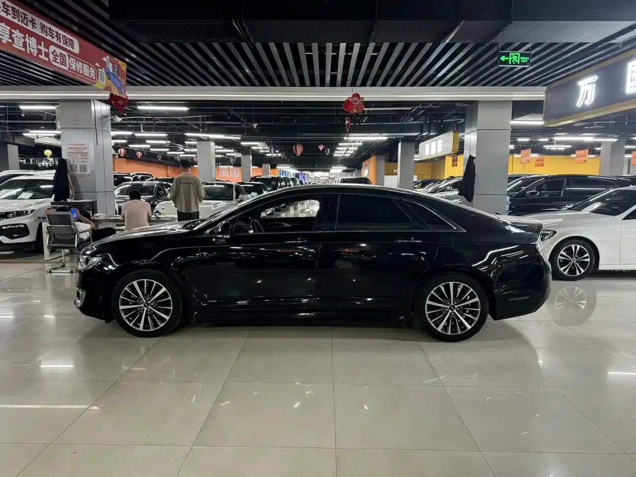Lincoln MKZ 2019 2.0T Premium Edition (National V Emission Standard) — миниатюра 2