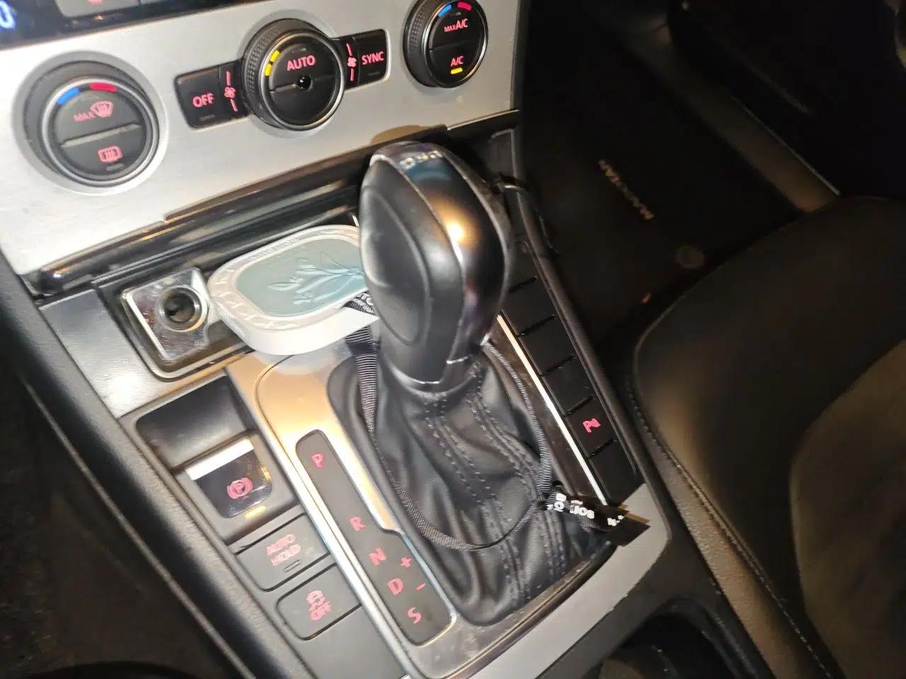 Volkswagen Magotan 2015 1.8TSI Luxury Model — миниатюра 14