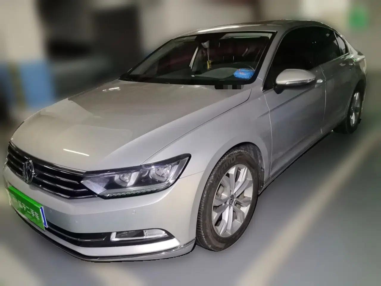 Volkswagen Magotan 2017 330TSI DSG Luxury Model — миниатюра 1
