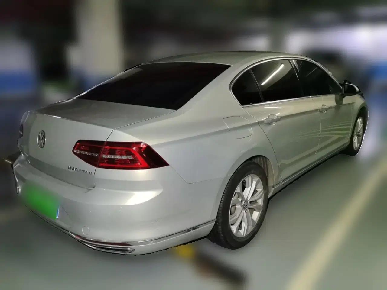 Volkswagen Magotan 2017 330TSI DSG Luxury Model — миниатюра 6