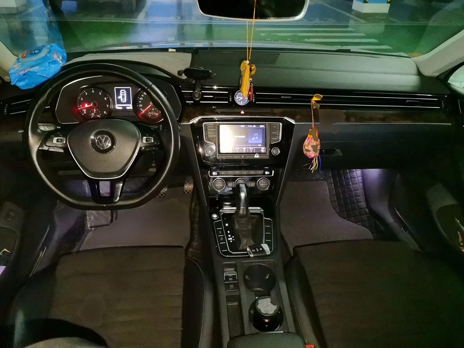 Volkswagen Magotan 2017 330TSI DSG Luxury Model — миниатюра 9