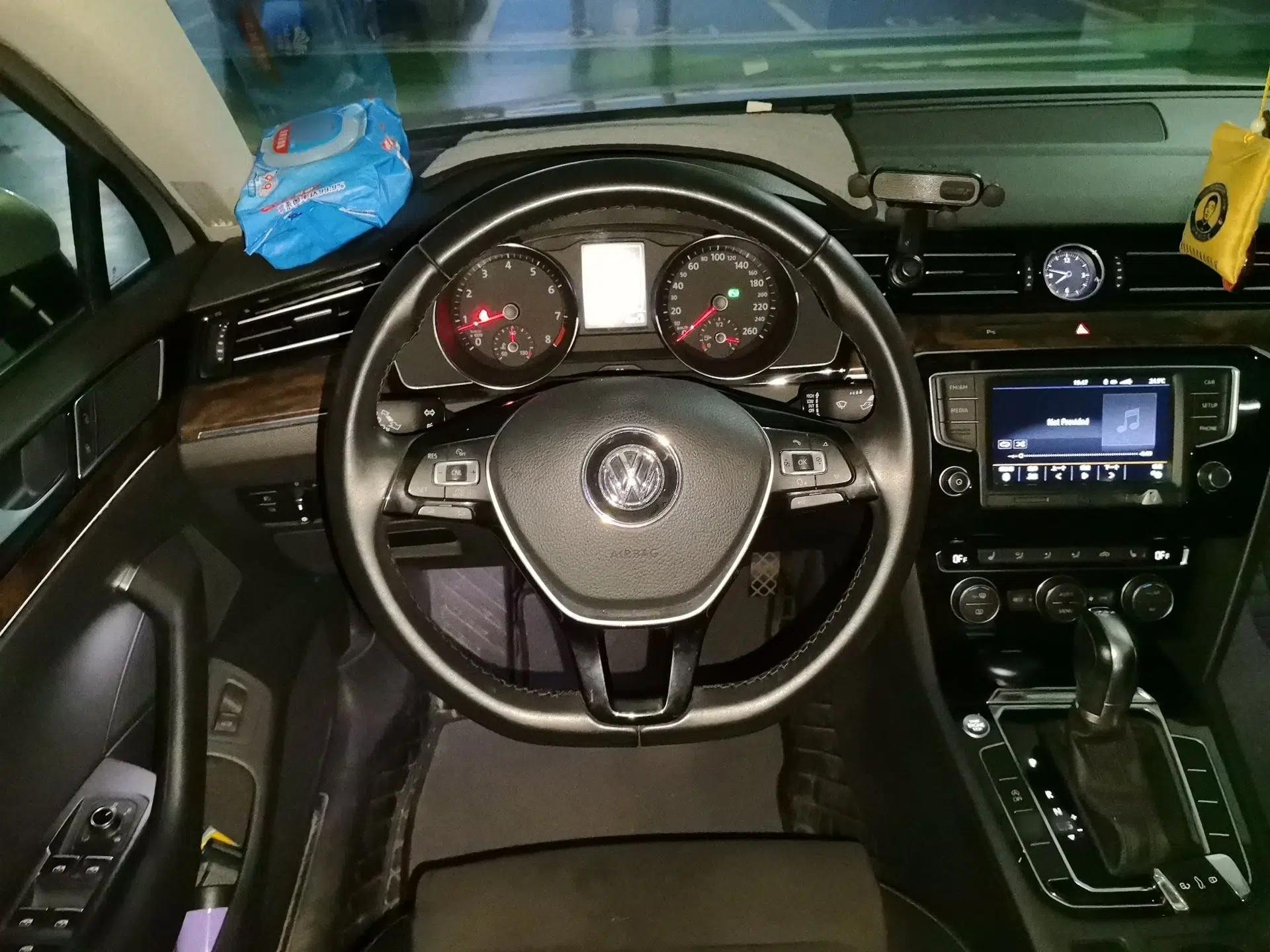 Volkswagen Magotan 2017 330TSI DSG Luxury Model — миниатюра 10
