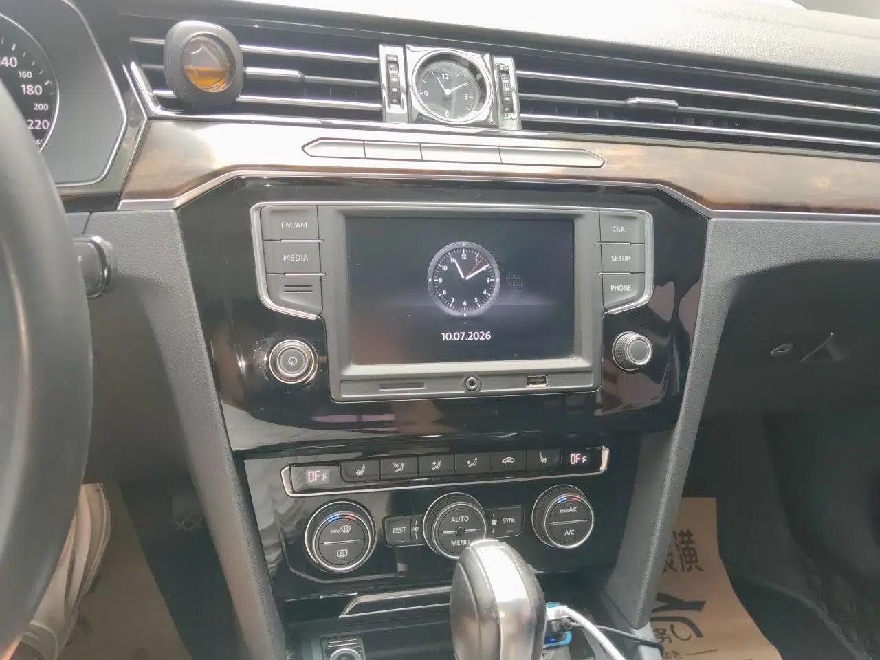 Volkswagen Magotan 2017 330TSI DSG Luxury Model — миниатюра 13