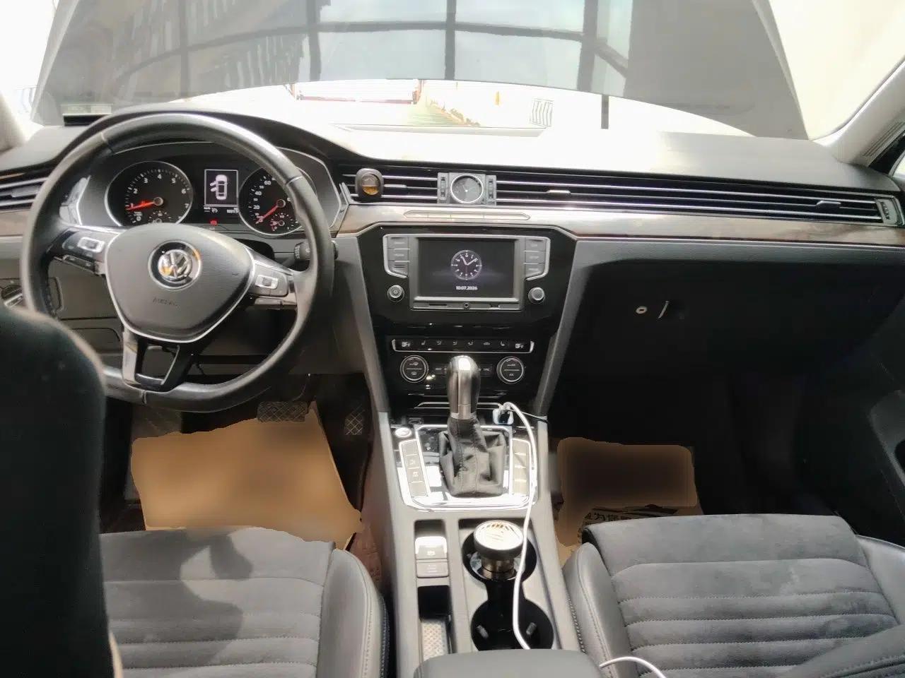 Volkswagen Magotan 2017 330TSI DSG Luxury Model — миниатюра 9