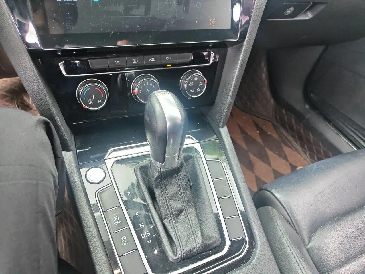 Volkswagen Magotan 2017 280TSI DSG Leading Edition — миниатюра 14