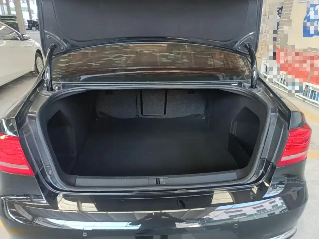 Volkswagen Magotan 2016 1.8TSI Luxury Comfort Model — миниатюра 22