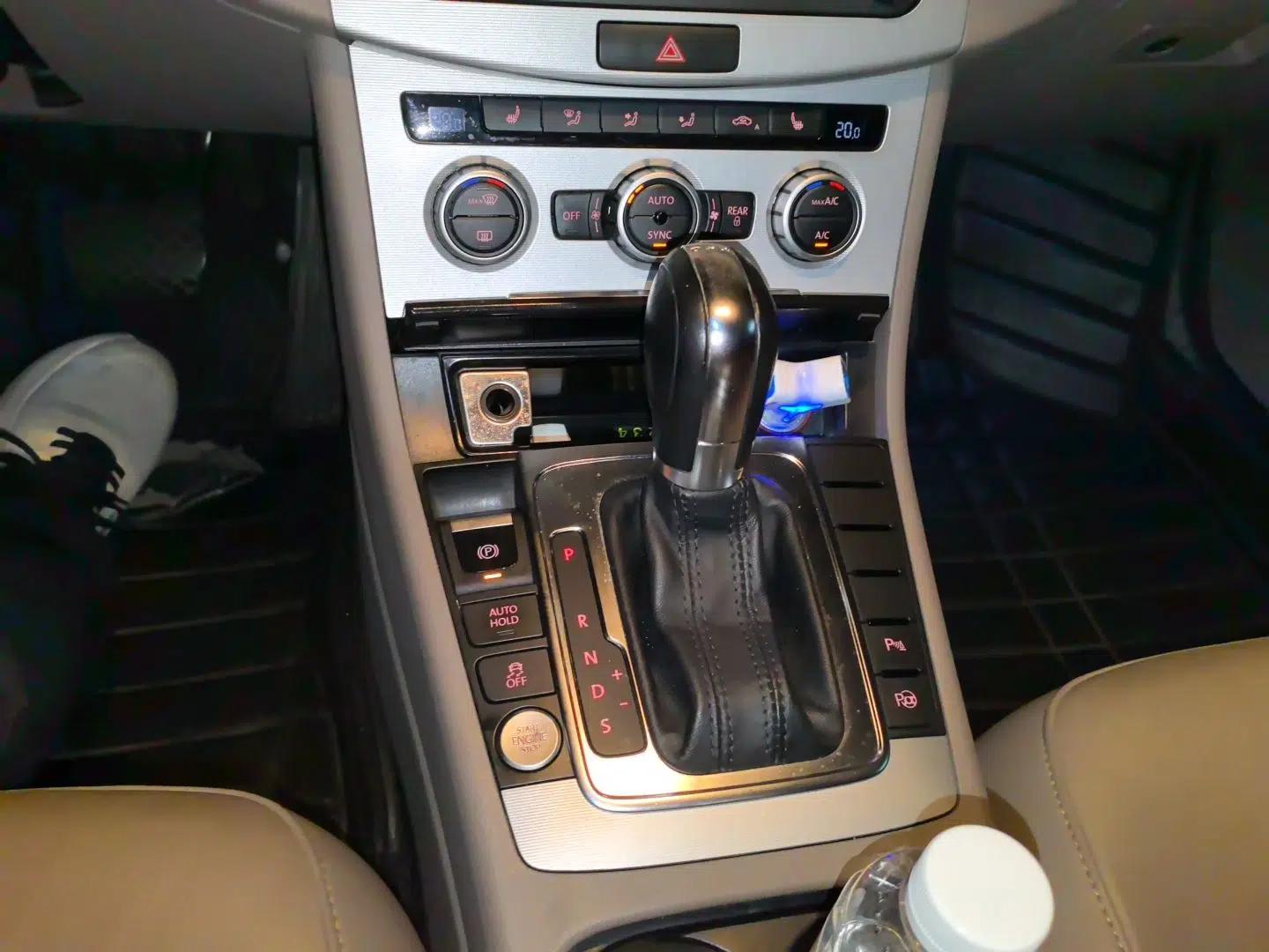 Volkswagen Magotan 2012 Revised Version 2.0 TSI Supreme Edition — миниатюра 14