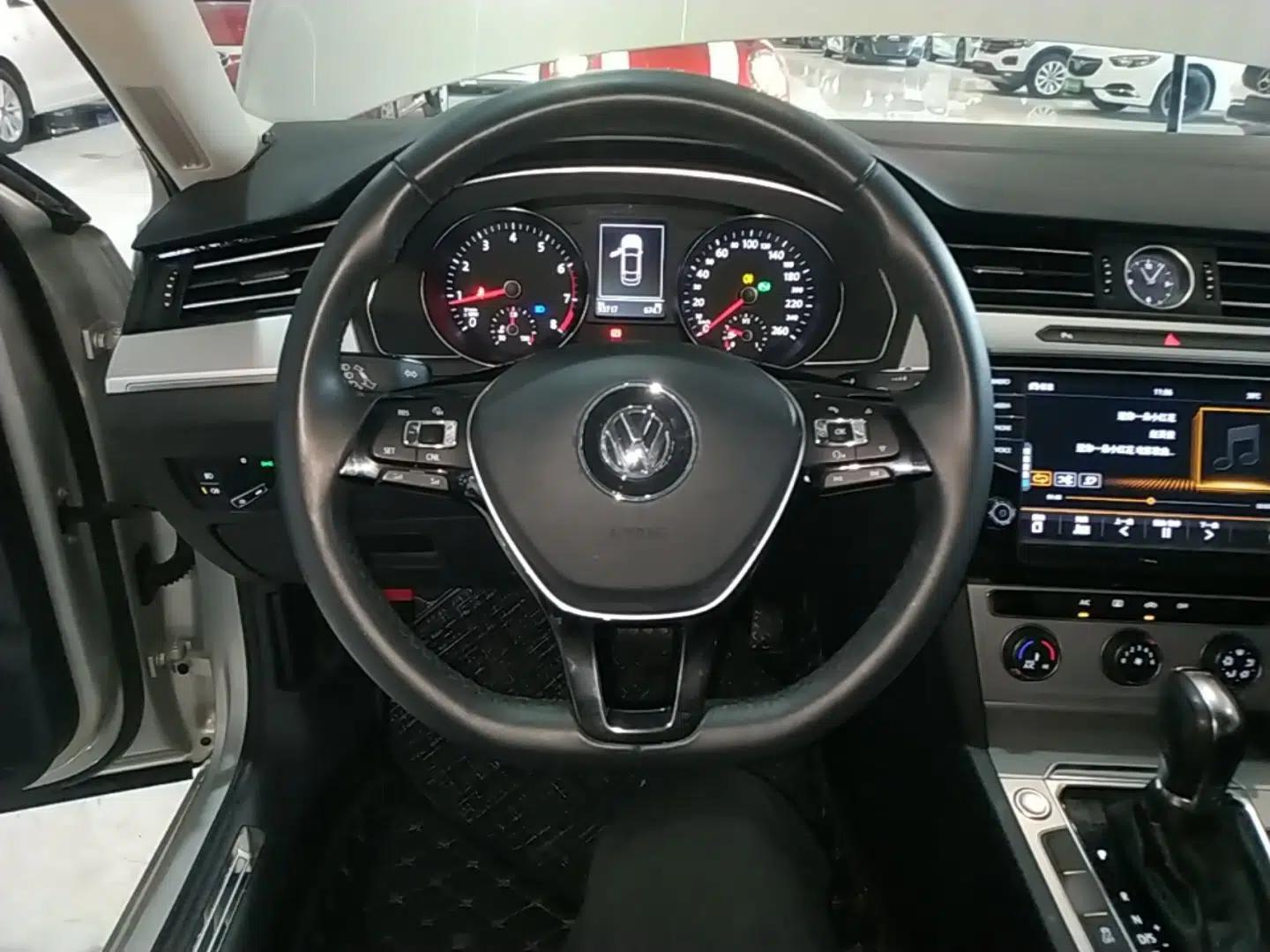 Volkswagen Magotan 2018 280TSI DSG Comfort Model — миниатюра 13