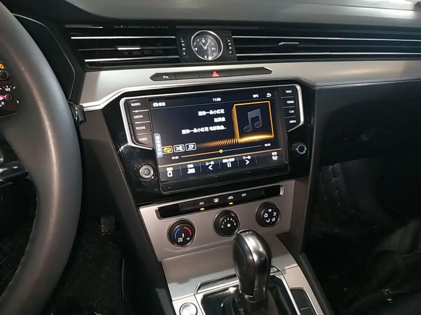 Volkswagen Magotan 2018 280TSI DSG Comfort Model — миниатюра 15