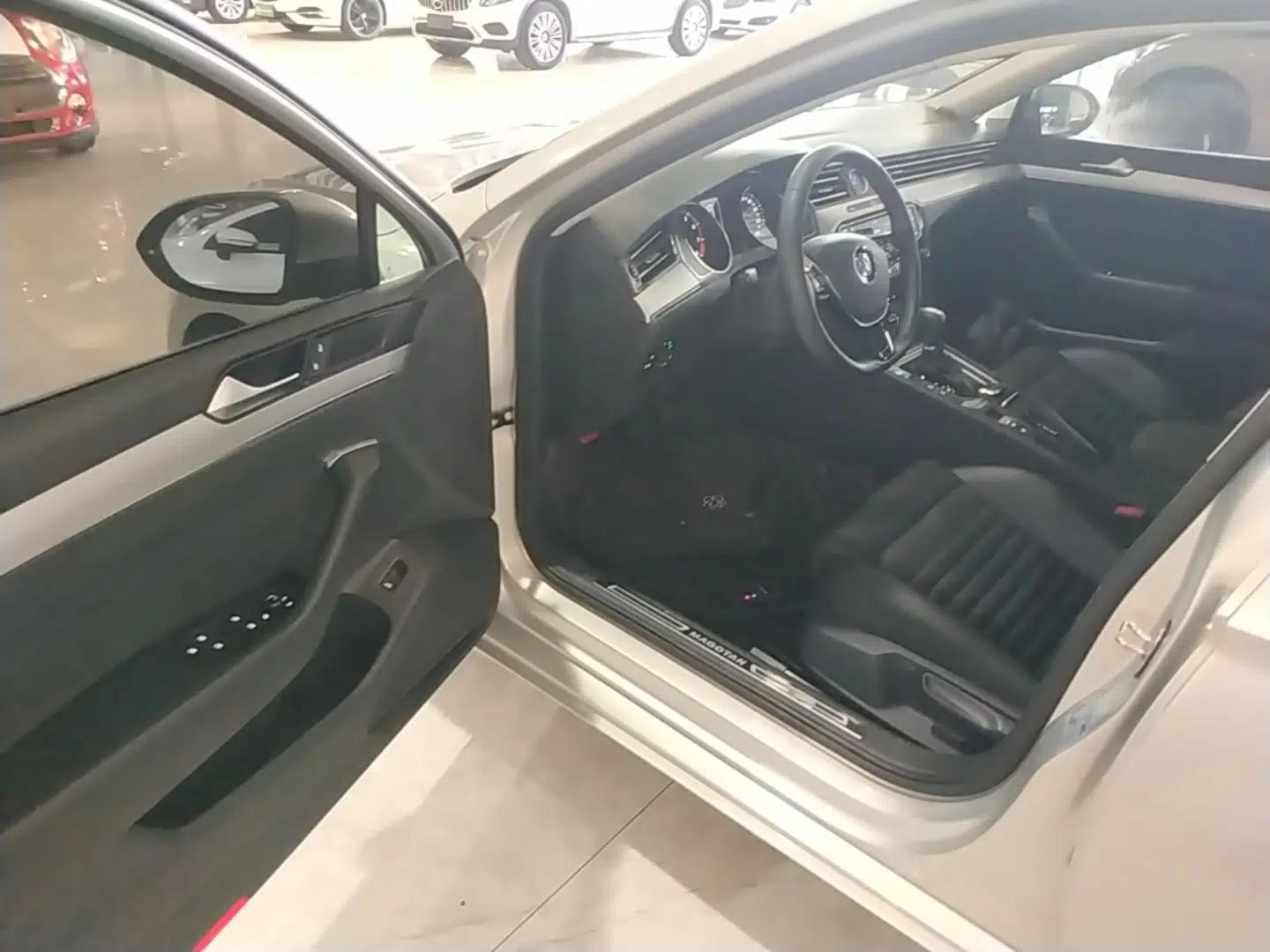 Volkswagen Magotan 2018 280TSI DSG Comfort Model — миниатюра 18