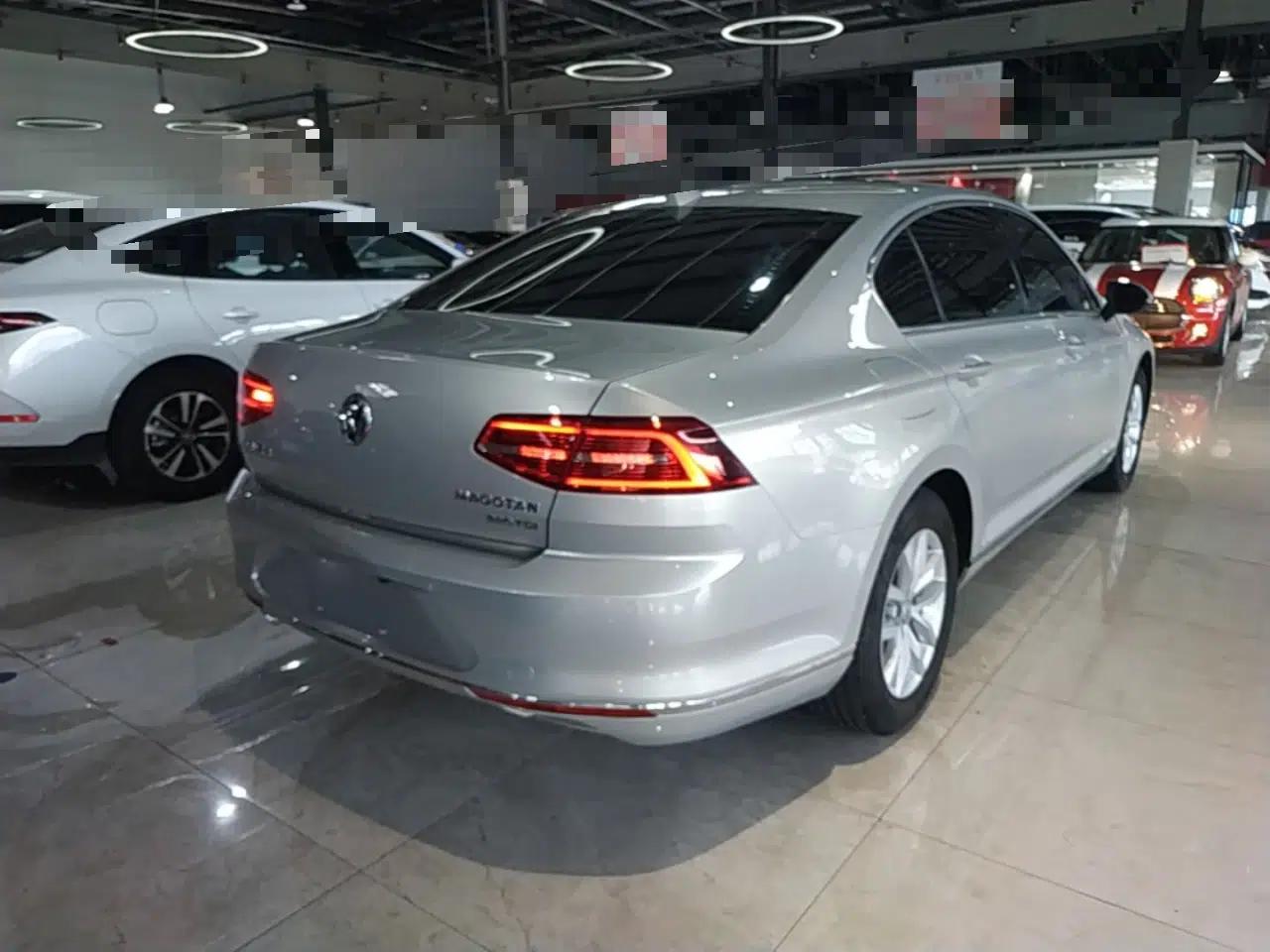 Volkswagen Magotan 2018 280TSI DSG Comfort Model — миниатюра 6