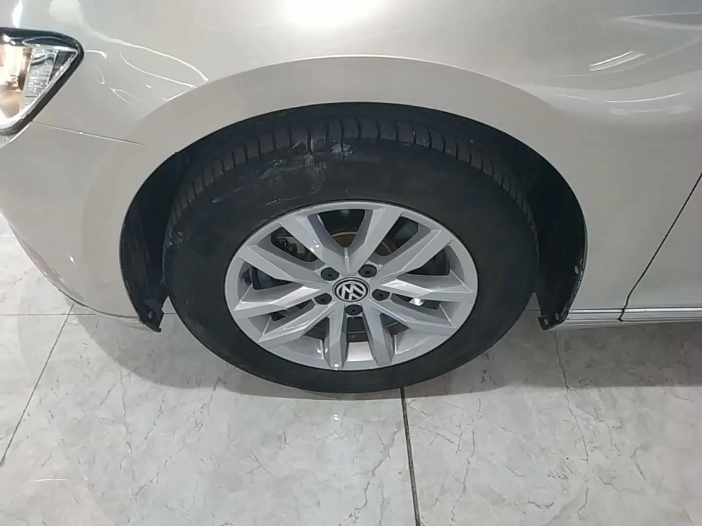 Volkswagen Magotan 2018 280TSI DSG Comfort Model — миниатюра 10