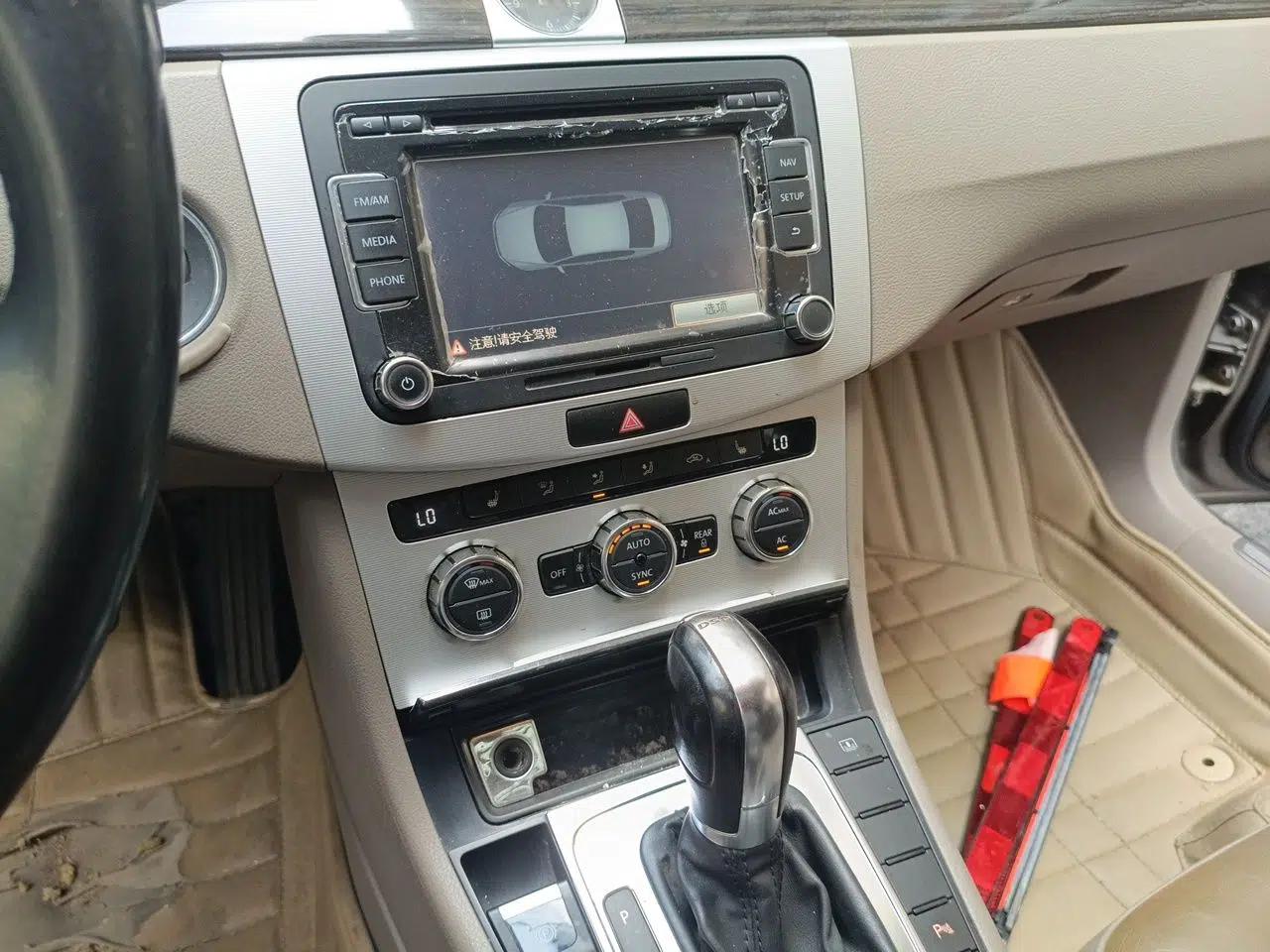 Volkswagen Magotan 2012 Facelift 1.8TSI Prestige Model — миниатюра 13