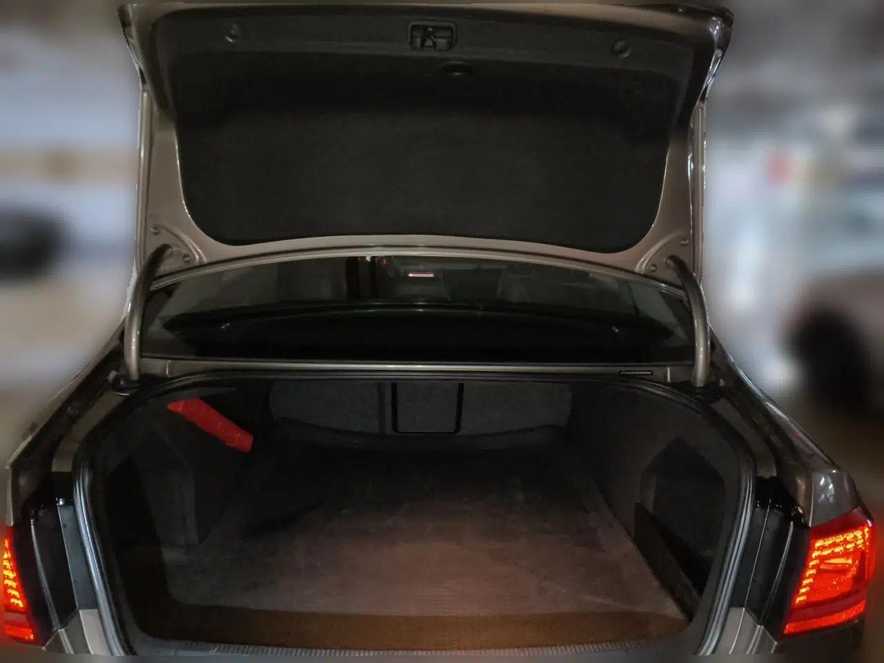 Volkswagen Magotan 2013 1.8TSI Premier Model — миниатюра 19