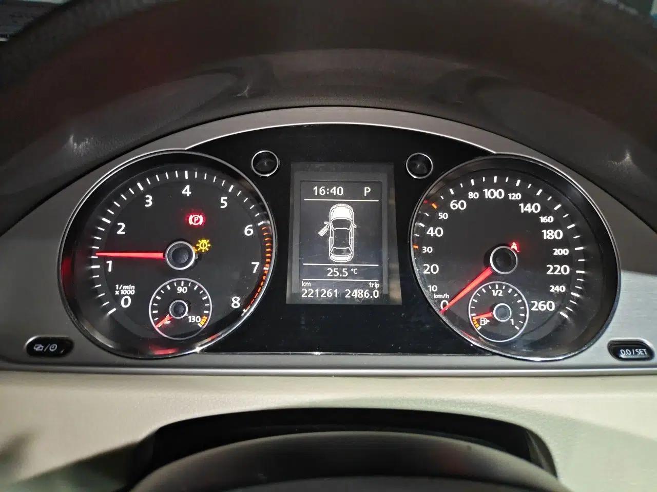 Volkswagen Magotan 2013 1.8TSI Luxury Model — миниатюра 11