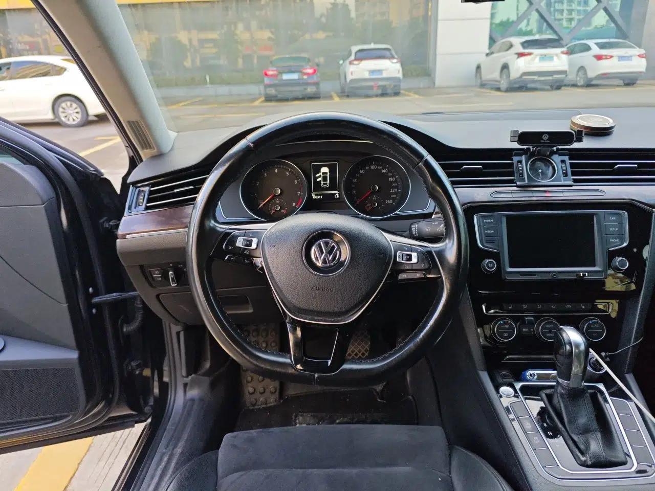 Volkswagen Magotan 2017 380TSI DSG Luxury Model — миниатюра 10