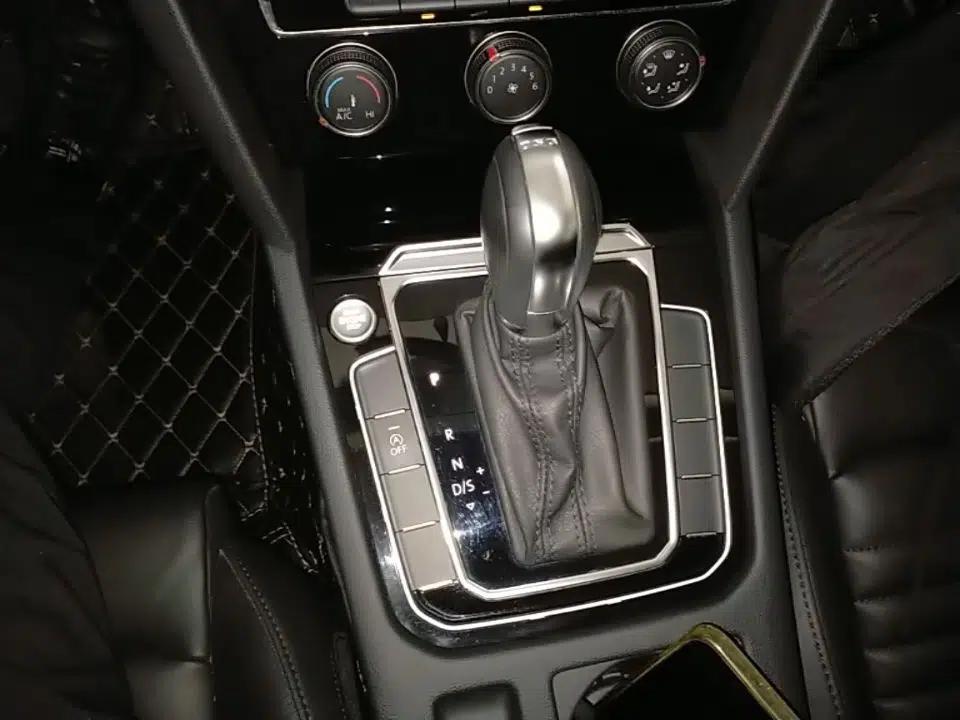 Volkswagen Magotan 2019 330TSI DSG Leading Model China VI Standard — миниатюра 16