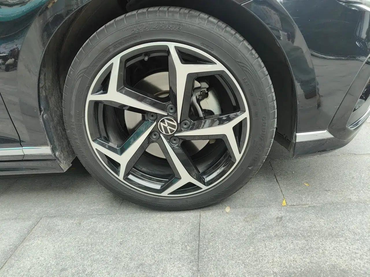 Volkswagen Magotan 2023 2 Million Units Limited Edition 330TSI DSG Leading Version — миниатюра 8