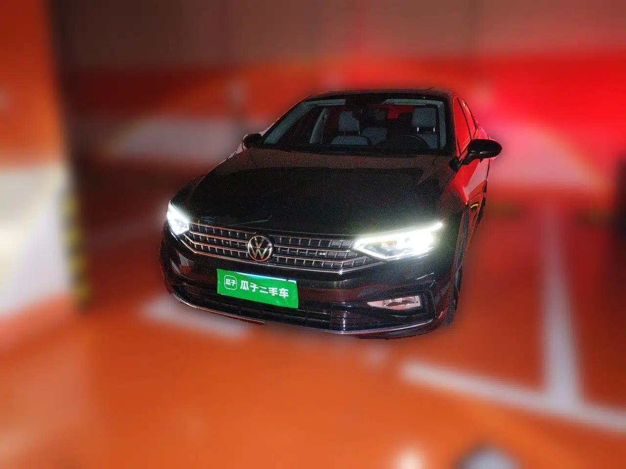 Volkswagen Magotan 2023 2 Million Units Limited Edition 280TSI DSG Leading Version — миниатюра 1