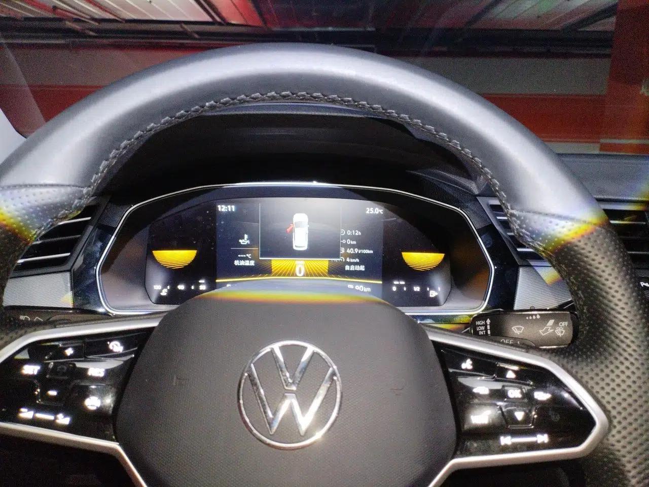 Volkswagen Magotan 2023 2 Million Units Limited Edition 280TSI DSG Leading Version — миниатюра 11